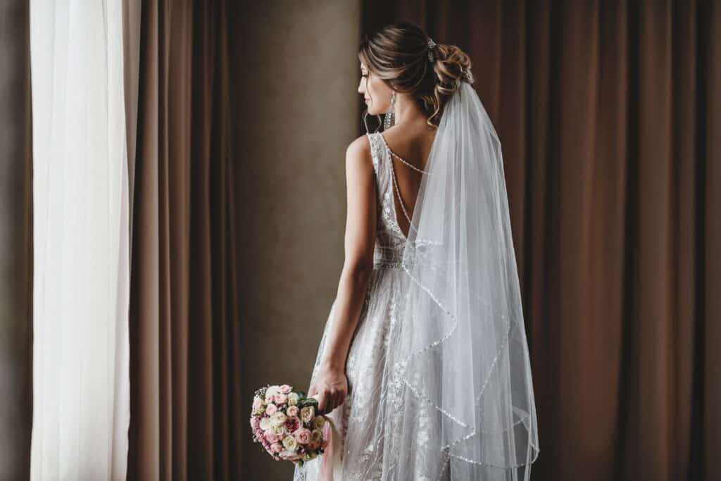 HOW TO PREPARE YOUR HAIR FOR YOUR WEDDING DAY